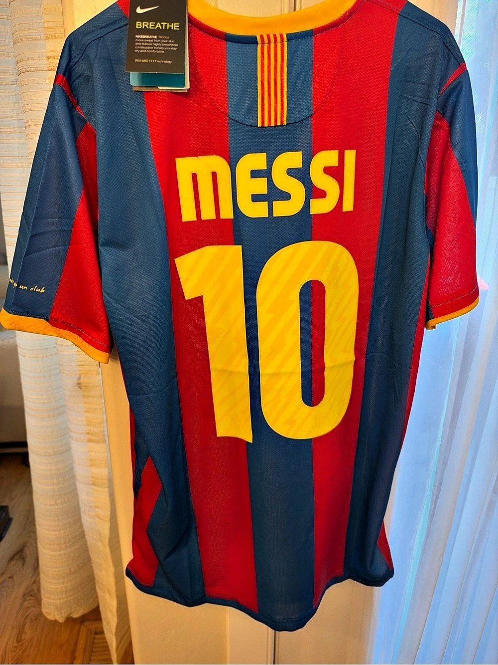Nike FC Barcelona 2010-11 Home Messi #10 Jersey Fits LARGE
